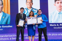 “Propuesta para la estandarización del proceso de elaboración de pizza artesanal en la Pizzería Artesanal L’etrusco, a base de un diseño experimental”; desarrollado por los ingenieros Rolando Mora De León y Mario Pinzón; y asesorados por el Mgtr. Fernando González. “Propuesta para la estandarización del proceso de elaboración de pizza artesanal en la Pizzería Artesanal L’etrusco, a base de un diseño experimental”; desarrollado por los ingenieros Rolando Mora De León y Mario Pinzón; y asesorados por el Mgtr. Fernando González.