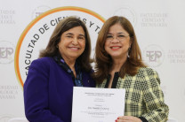 Entrega de reconocimiento.