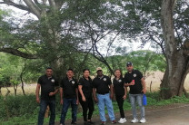 Grupo de estudiantes de la Extensión Azuero durante la gira académica en Coclé. Grupo de estudiantes de la Extensión Azuero durante la gira académica en Coclé.