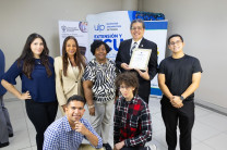 Docentes y estudiantes de la UTP.