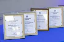 Reconocimientos entregados en el evento.