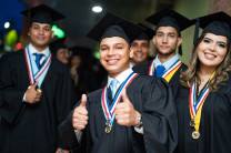 Graduandos del C. R. de Azuero.