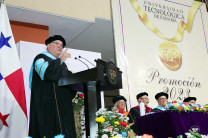 Rector de la UTP, Dr. Omar Aizpurúa Pino.