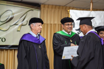 El del Centro Regional, Dr. José Mendoza felicitó a los egresados quien hoy día pueden decir con orgullo que son profesionales de la UTP.