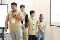 Los jóvenes Joel Rodríguez, de la Facultad de Ingeniería Industrial, junto con Jesús Moreno y Reynaldo Ábrego, de la Facultad de Ingeniería de Sistemas Computacionales.