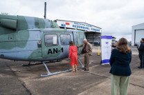 Autoridades reciben la nave La Rectora Laguna y el Decano de la FIM, Ing. Orlando Aguilar recibieron la nave en las instalaciones del Senan en Tocumen.