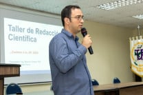El Dr. Mauricio Hooper, Coordinador de Investigación, fue el expositor.