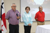 Se galardonaron a tres colaboradores que se acogieron a su merecido retiro. Estos fueron el Ing. Casimiro Vásquez, la Lcda. Elizabeth de Peñalba y el Sr. Sebastián Ureña.