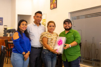 Esto simboliza el agradecimiento hacia la importante labor que encabezan estos colaboradores.