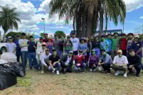 En esa actividad los estudiantes voluntarios colaboraron en una jornada de reciclaje.