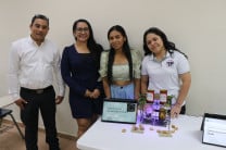 Los estudiantes desarrollaron proyectos durante el curso dictado por el Dr. Barría, aplicando principios de mercadeo, innovación industrial y propiedad intelectual.