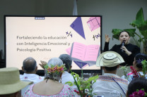 Se dictó una conferencia por la Lcda. Cheryl Mariel Trujillo, psicóloga, titulada "Fortaleciendo la Educación con Inteligencia Emocional y Psicología Positiva".