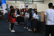 Fue seleccionada por su perfil académico y sus habilidades comunicativas en inglés, así como su compromiso previo con actividades tecnológicas y educativas.