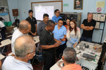 Los expositores fueron los docentes Ing. Doranse Hurtado y Lcdo. Luigi Diaz, contando con la participación de 22 docentes de la FIE de los Centros Regionales de Colón, Panamá Oeste, Chiriquí, Coclé y Veraguas.