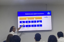 Los estudiantes tuvieron la oportunidad de participar de un conversatorio titulado "Experiencias en las compras internacionales" a cargo de la Ing. Soraya Díaz.