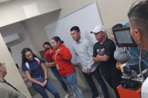 El grupo recorrió las instalaciones del laboratorio dedicado al control de la calidad de este tipo de materiales.