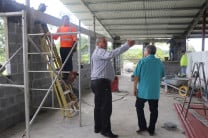 Posteriormente, se realizó una visita a los laboratorios en construcción y con nuevos equipamientos.