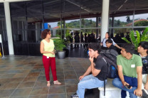 La Mgtr. Lineth Lanas, Consultora de Recursos Humanos, brindó información clave sobre las oportunidades que la empresa ofrece en colaboración con la Universidad.