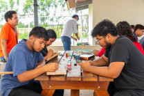 Esta iniciativa complementa el Programa de Seguridad y Salud Ocupacional que encabeza la Unidad de Planificación de Programas y Proyectos. Esta iniciativa complementa el Programa de Seguridad y Salud Ocupacional que encabeza la Unidad de Planificación de Programas y Proyectos.