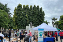 La actividad fue organizada por los grupos ambientalistas AMBISA Panamá y Grupo VICAL, con el objetivo de promover prácticas sostenibles a través del reciclaje para el cuidado del medio ambiente.