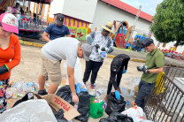 Se recolectaron desechos reciclables como papel, cartón, latas, latones de conservas, aceite de cocina usado, botellas de plástico #1 y #2, tetra pack, botellas de vidrio, entre otros.