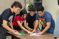 Estas sesiones tuvieron como objetivo sensibilizar sobre la importancia de la salud mental, considerando las nuevas vivencias que han iniciado a experimentar al iniciar su carrera universitaria.