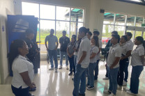 La finalidad de la gira fue observar el funcionamiento interno de un aeropuerto y comprender la importancia de la coordinación entre los distintos actores que intervienen en las operaciones aeroportuarias.