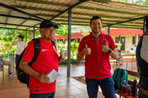 También se aproximaron personal docente y administrativo.