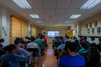 Se hizo énfasis en la importancia de cultivar hábitos de estudio mediante métodos eficaces, trabajos remotos y apps móviles de organización.