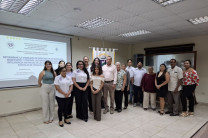 Familiares, amigos e integrantes del equipo de investigación desarrollador del sistema MONZAD acompañaron a las estudiantes.