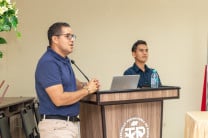 La sustentación contó con la participación del docente asesor, Ing. Adán Cogley.