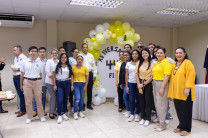 El Centro Regional de Veraguas extiende un reconocimiento especial a toda la comunidad académica que ha contribuido al fortalecimiento y prestigio de la FII durante estos 44 años de trayectoria.