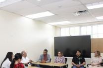 reunión con miembros de la Universidad del Valle de Guatemala.