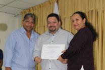 Reconocimiento al escritor Licdo.Samid Sandoval, por la profesora Yabel Toribio.