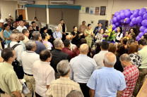 Docentes cantan el feliz cumpleaños de la UTP.