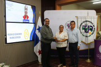 Reconocimientos por 15 Años de Servicios UTP Azuero - Ing. Cindy Santamaria. Reconocimientos por 15 Años de Servicios UTP Azuero - Ing. Cindy Santamaria