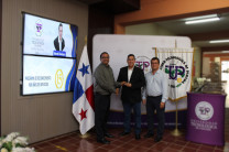 Reconocimientos por 15 Años de Servicios UTP Azuero - Dr. Eduardo Domínguez. Reconocimientos por 15 Años de Servicios UTP Azuero - Dr. Eduardo Domínguez