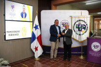 Reconocimientos por 35 Años de Servicios UTP Azuero - Ing. Waldo Moreno. Reconocimientos por 35 Años de Servicios UTP Azuero - Ing. Waldo Moreno