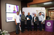 Reconocimientos por 40 Años de Servicios UTP Azuero - Profesor Alfredo Gerhard Falck. Reconocimientos por 40 Años de Servicios UTP Azuero - Profesor Alfredo Gerhard Falck