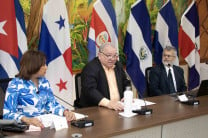 Dr. Omar Aizpurúa Pino, en actividad académica.