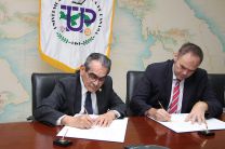 Rector de la UTP, Ing. Héctor M. Montemayor, firma Acuerdo Judicial con el Ing. José Luis Lloret, Representante Legal de EDEMET.