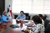Viceministra de Educación Superior de Cuba se reúne con autoridades de la UTP.