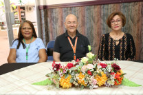 Mgtr. Cecilia González, Mgtr. Juan Del Cid, Lcda. Iris Coronado.