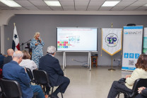 Como parte de la actividad, se contó con la conferencia “Estrategia Nacional de Bioeconomía y la importancia de los biofertilizantes en Panamá”, por la Dra. Sandra Shary, directora del Sistema Nacional de Investigación (SNI AIP).