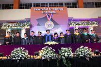 Autoridades de la UTP participan de la Ceremonia de Graduación. 