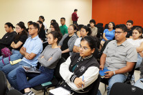 Participación de estudiantes. En el evento participaron estudiantes de la carrera de ingeniería en alimentos de la Facultad de Ciencias y Tecnología (FCyT)