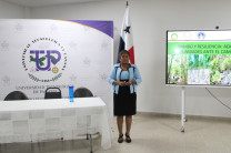 Expositora, Ing. Nedelka Rodríguez, docente de la Universidad de Panamá (UP).