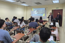 Ingeniera Karla Arosemena da palabras de bienvenida.