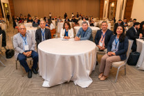 Este encuentro congregó a autoridades, universitarios, líderes del sector productivo y especialistas internacionales. Este encuentro congregó a autoridades, universitarios, líderes del sector productivo y especialistas internacionales.