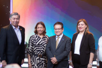 El Dr. Candanedo y la Ing. García de Benítez asistieron en representación de la UTP.